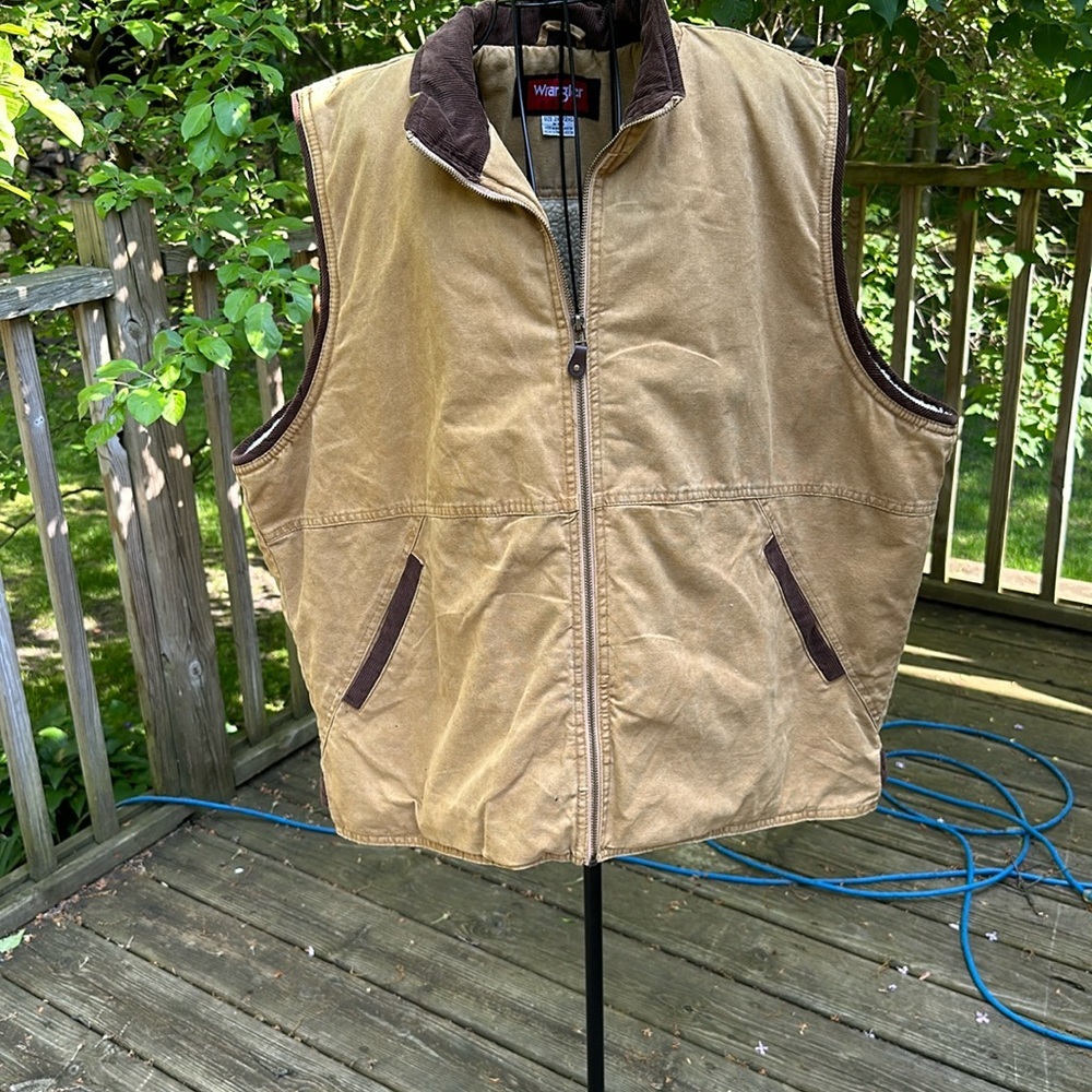 WRANGLER HERO UTILITY VEST - Picture 1 of 6